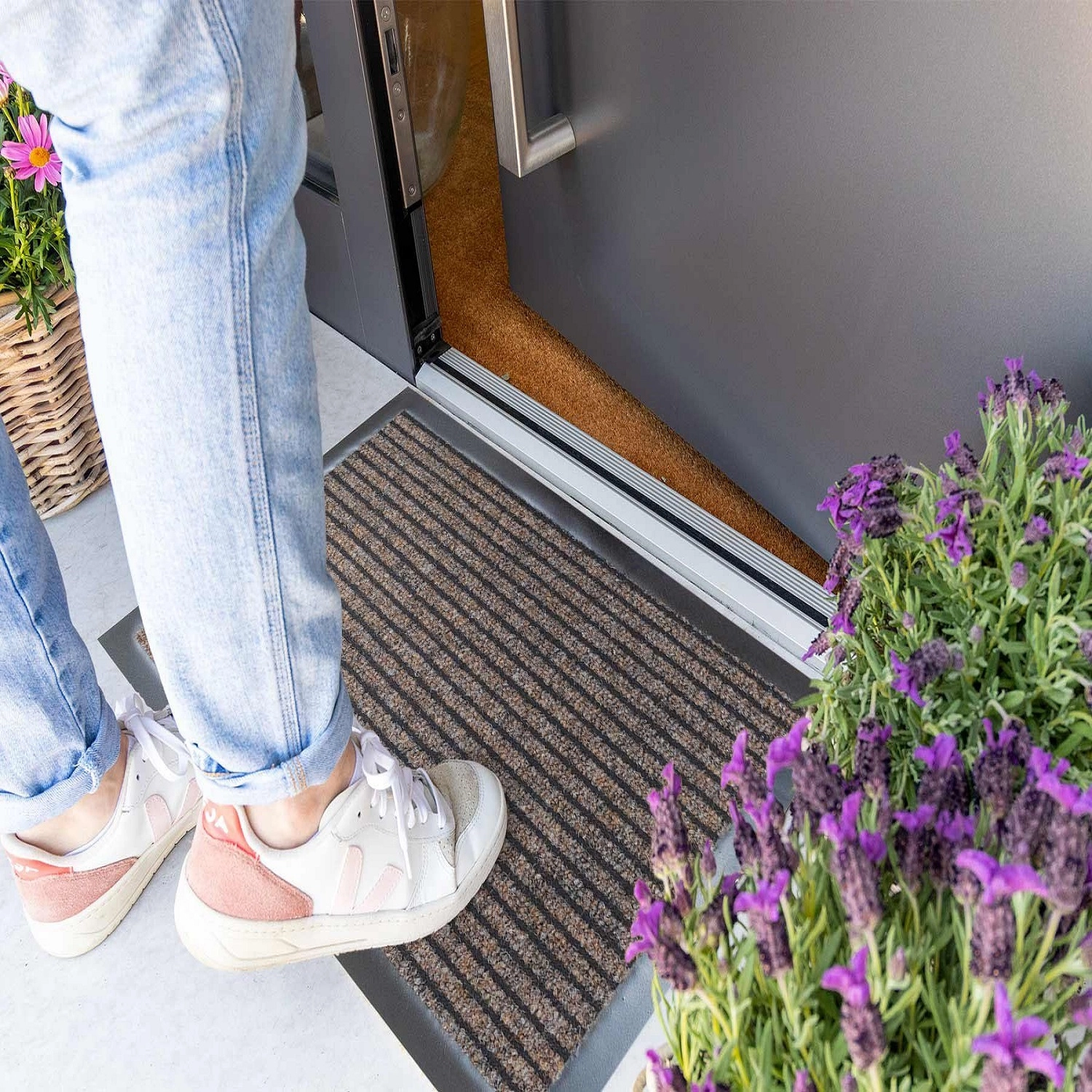 Matte Kir ve Nem Emme Özelliğine Sahip Kapı Önü Paspası